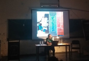  Salima Hashmi leading a workshop on Contemporary Art Education in Pakistan, with students at Ambedkar University, Delhi