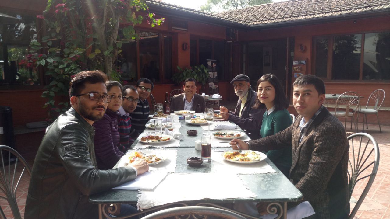 Mr Sashi Kumar with UMCDSRC Scholars