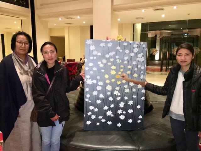 Ms Kunzang Wangmo Alumna,UNESCO Madanjeet Singh Institute for South Asian Arts (UMISAA) presented a beautiful Artwork to Madam France Marquet, SAF Representative to UNESCO during her visit to Bhutan